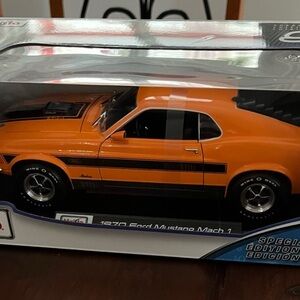 Maisto 1970 Ford Mustang Mach 1 Orange Toy Car
